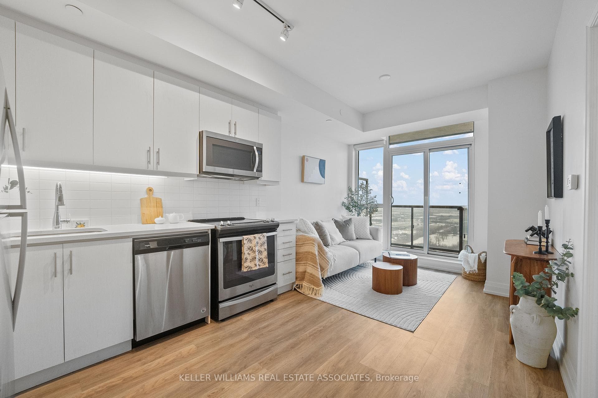 17 Zorra Street Unit 1608 photo 1