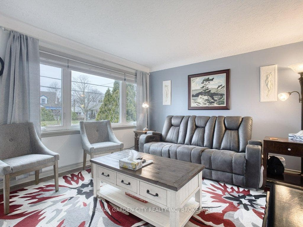 456 Geneva Street photo 8
