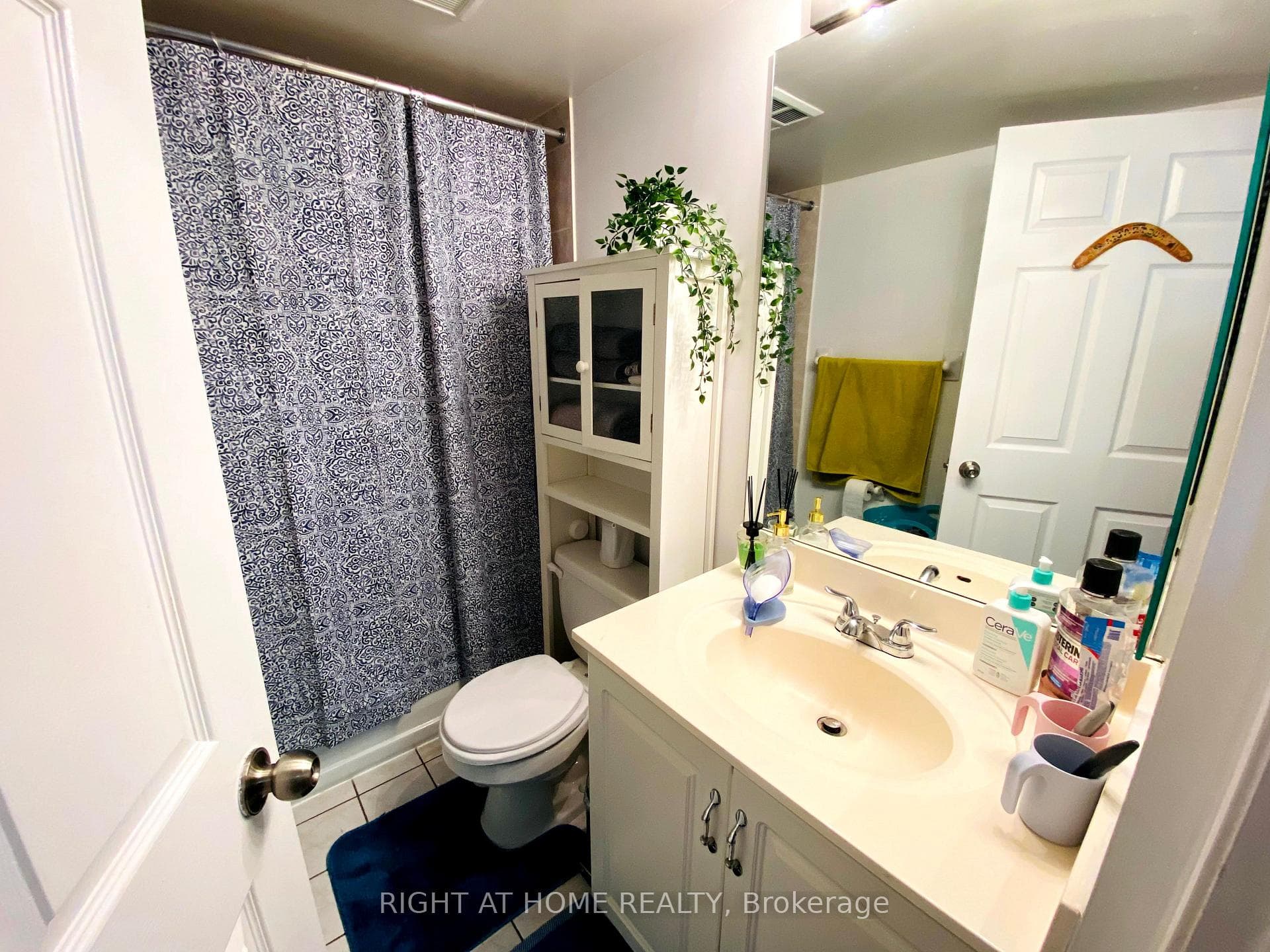 18 Mondeo Drive Unit 329 photo 10