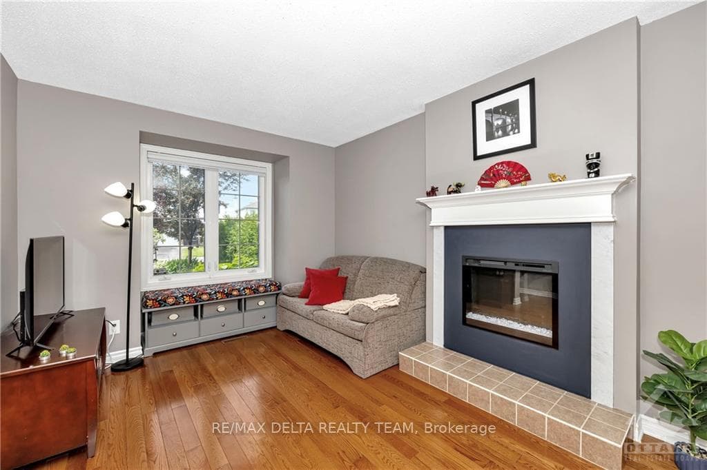 1844 D'AMOUR Crescent photo 5