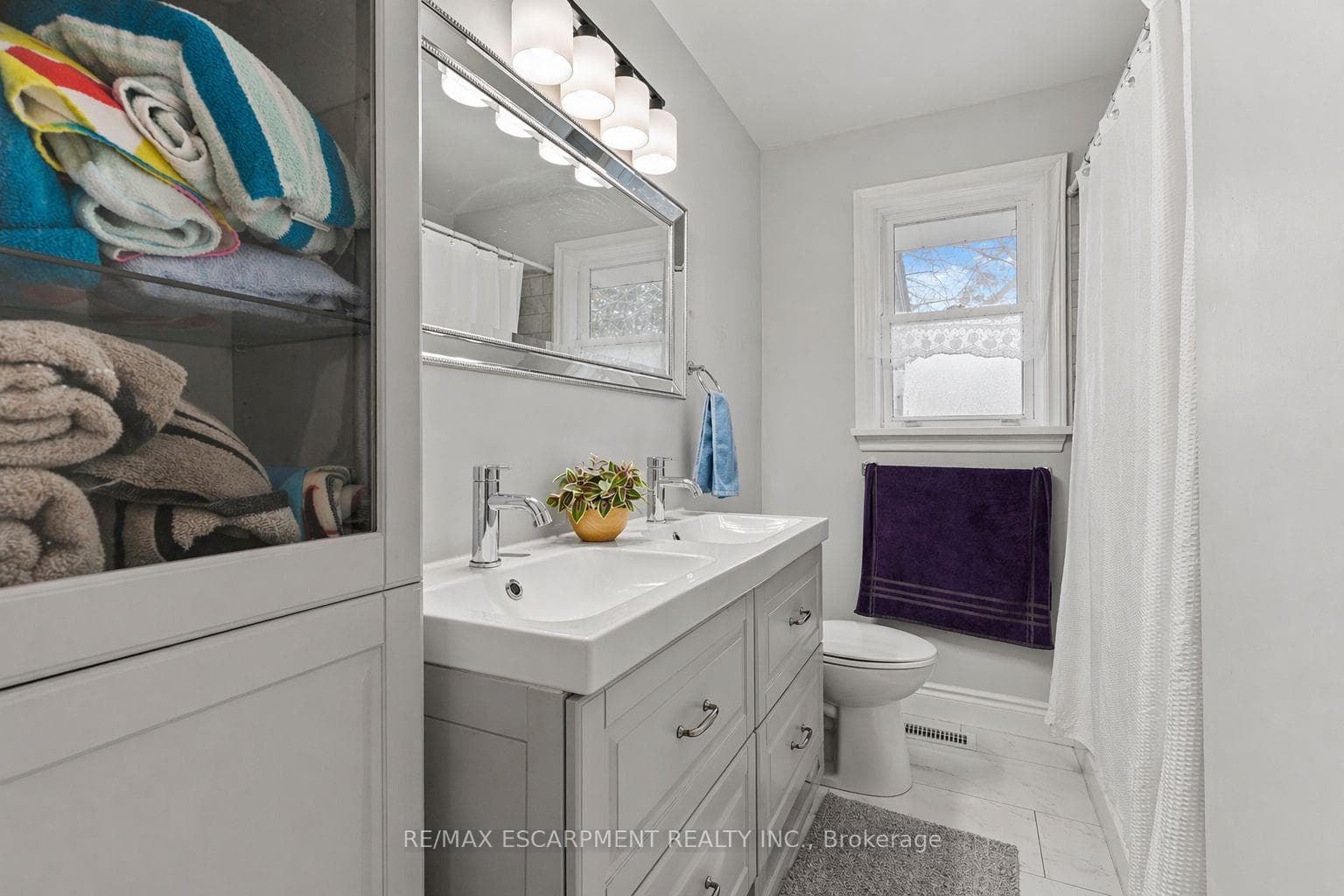 557 Lake Street photo 12