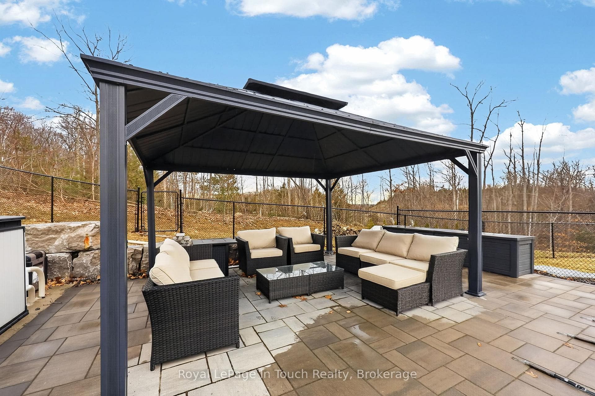 55 Hunter Avenue photo 28