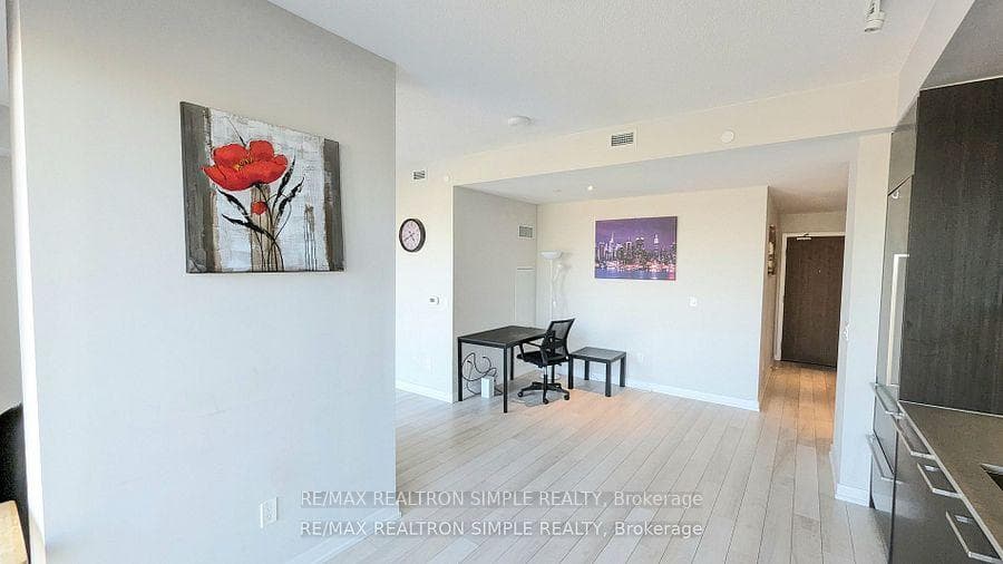 117 Mcmahon Drive Unit 1211 photo 1