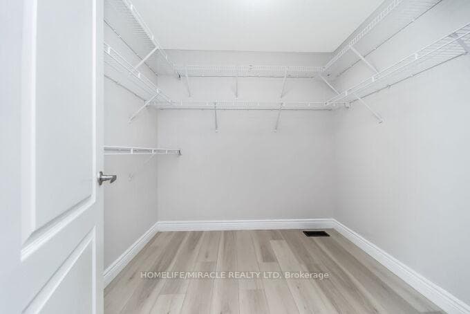 327 Pringle Avenue photo 33