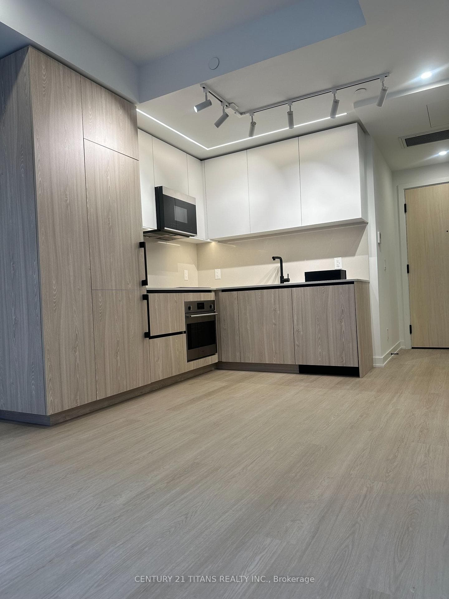699 Sheppard Avenue Unit 217 photo 9