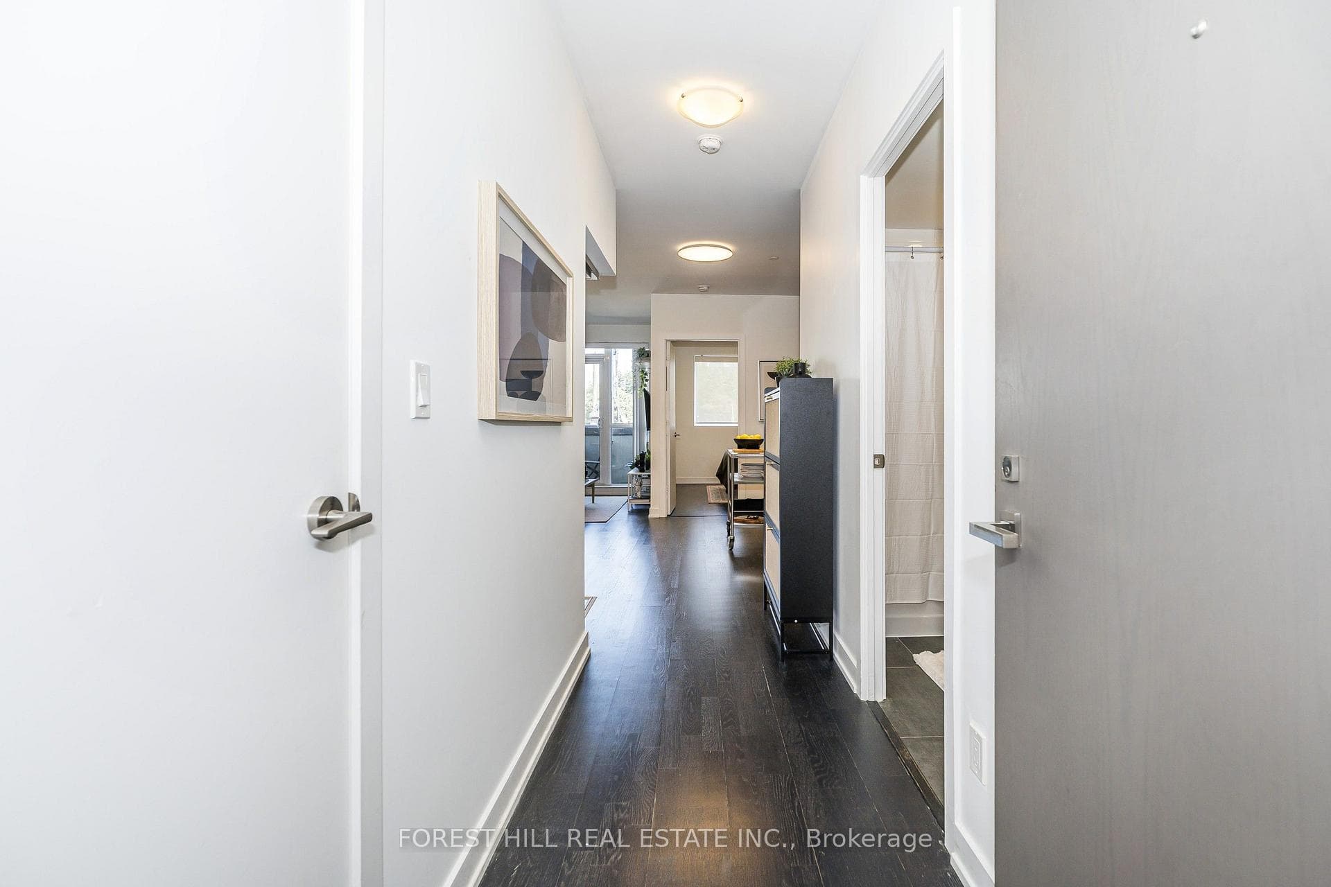 501 St Clair Avenue Unit 202 photo 3