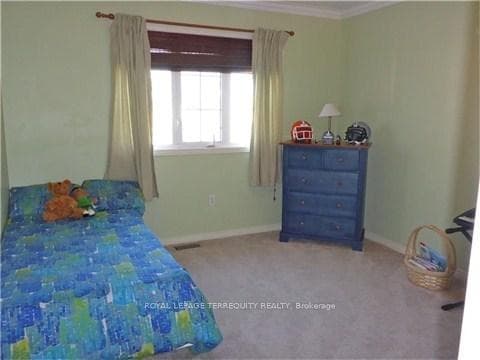 2366 Newcastle Crescent photo 12