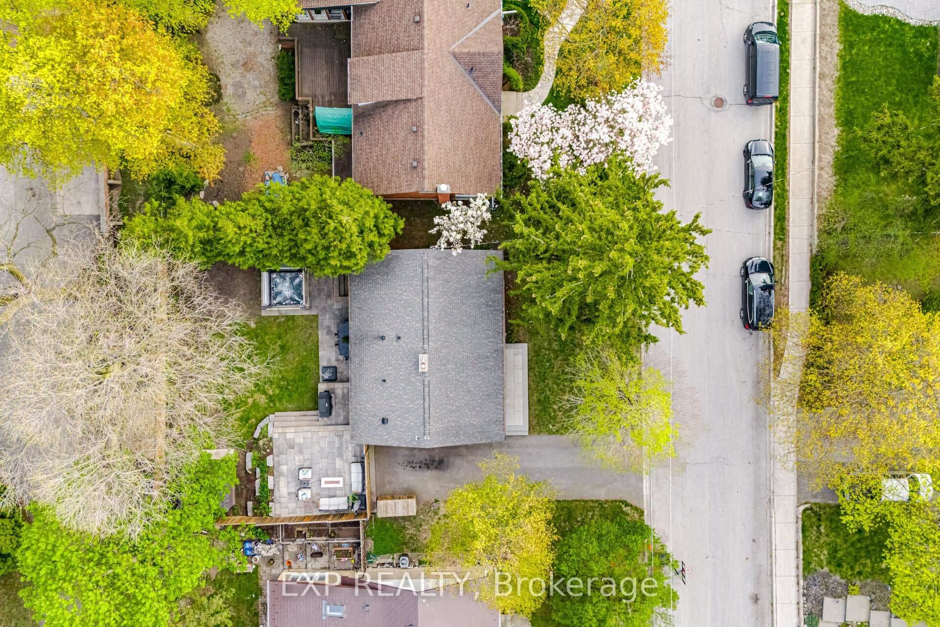 11 Armstrong Street photo 41