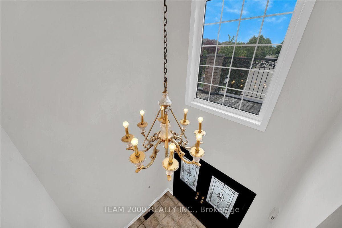 26 Crown Crescent photo 20