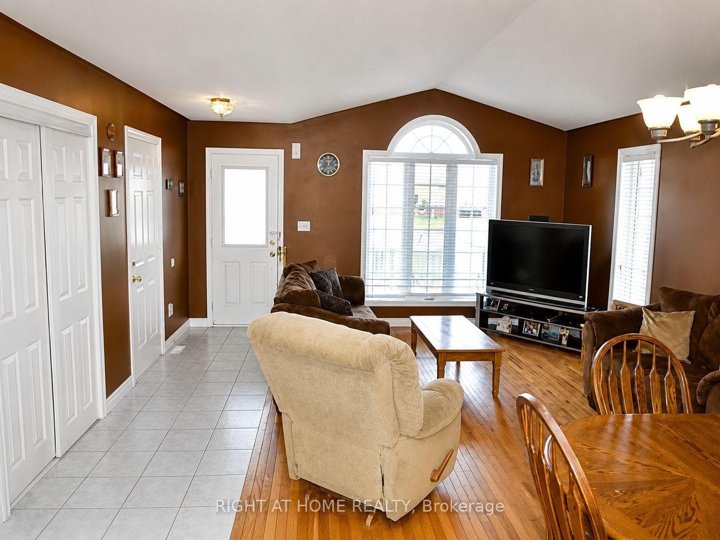 62 Highland Road Unit Upper photo 3