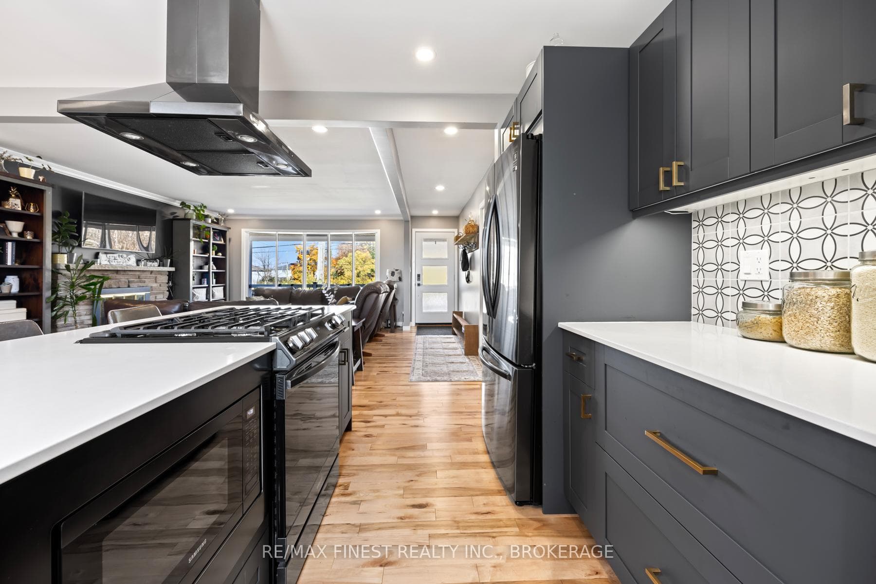 3167 PRINCESS Street photo 23