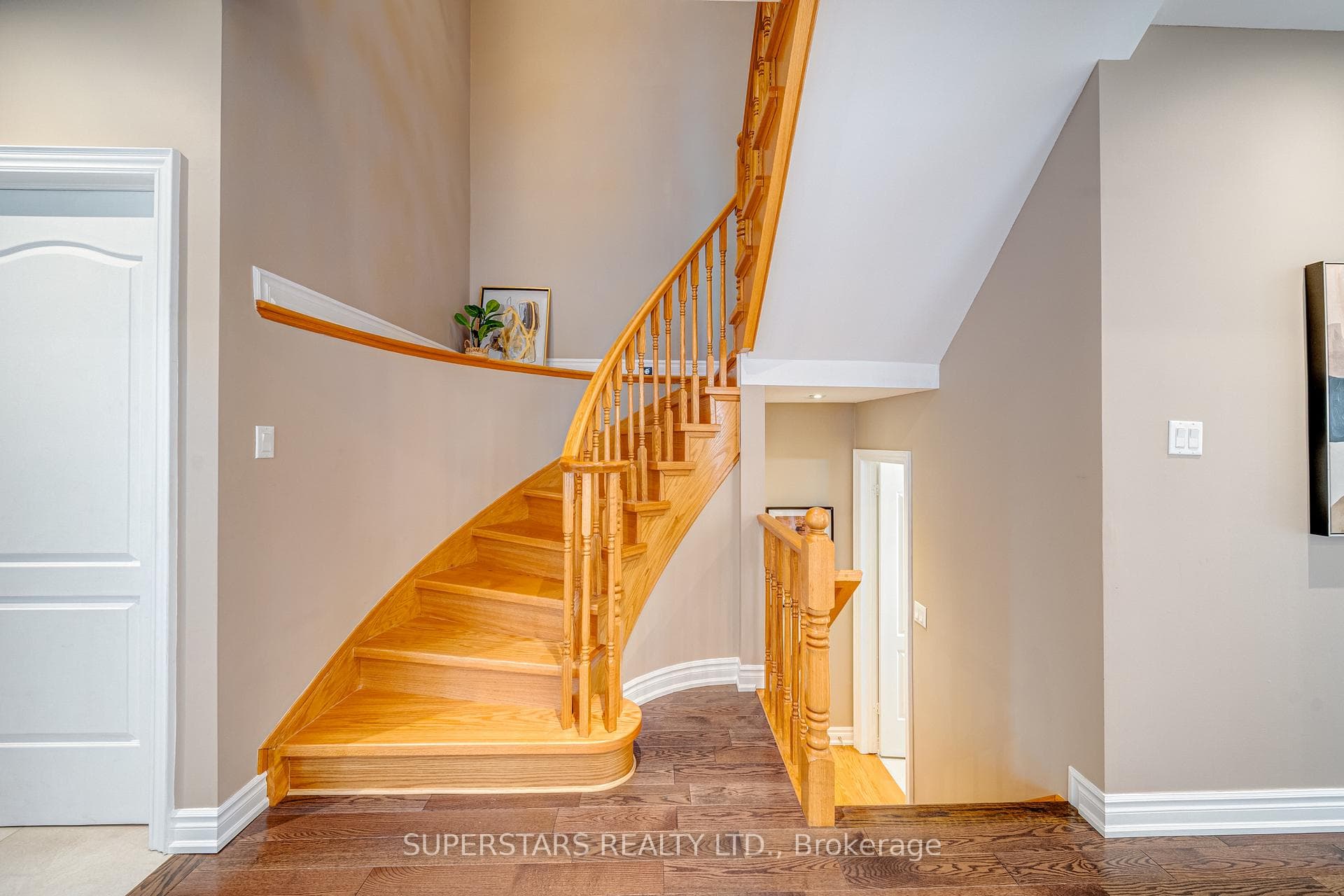 84 Fortune Crescent photo 13