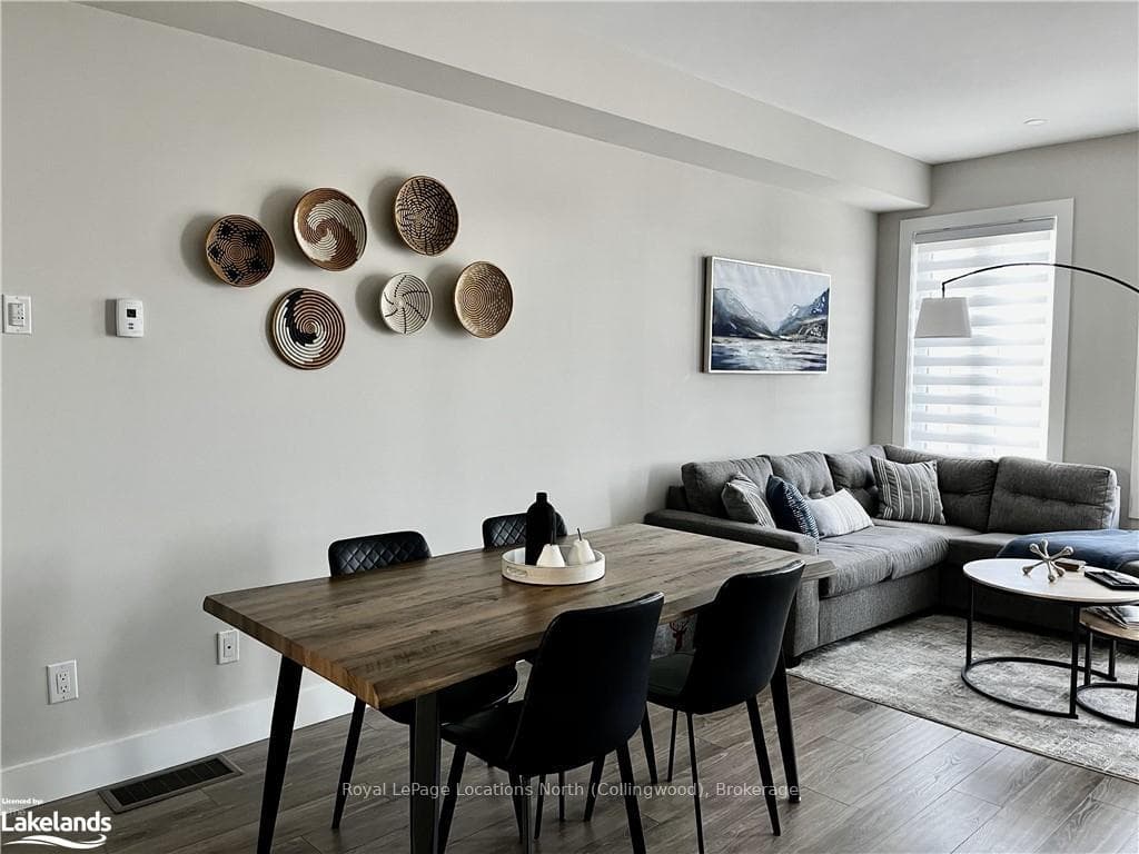 120 BLACK WILLOW Crescent photo 3