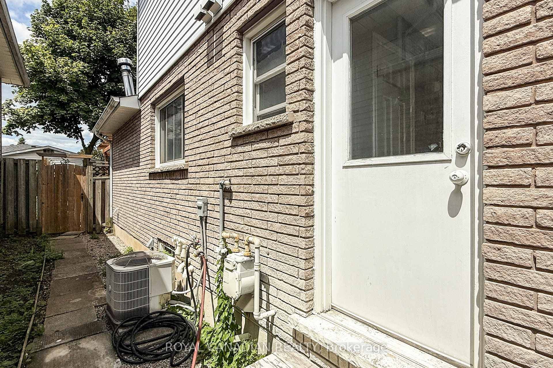 18 Millpond Place photo 36