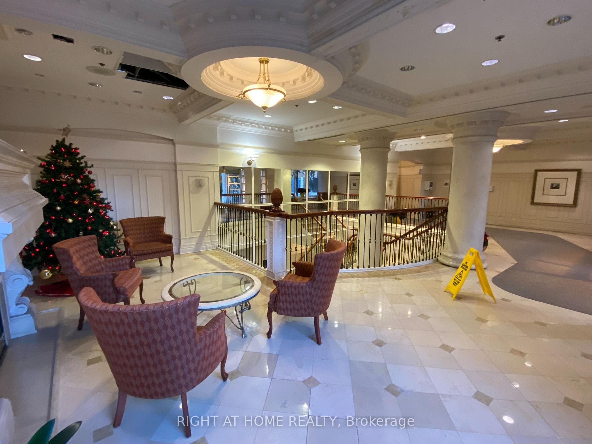 18 Sommerset Way Unit 2316 photo 4