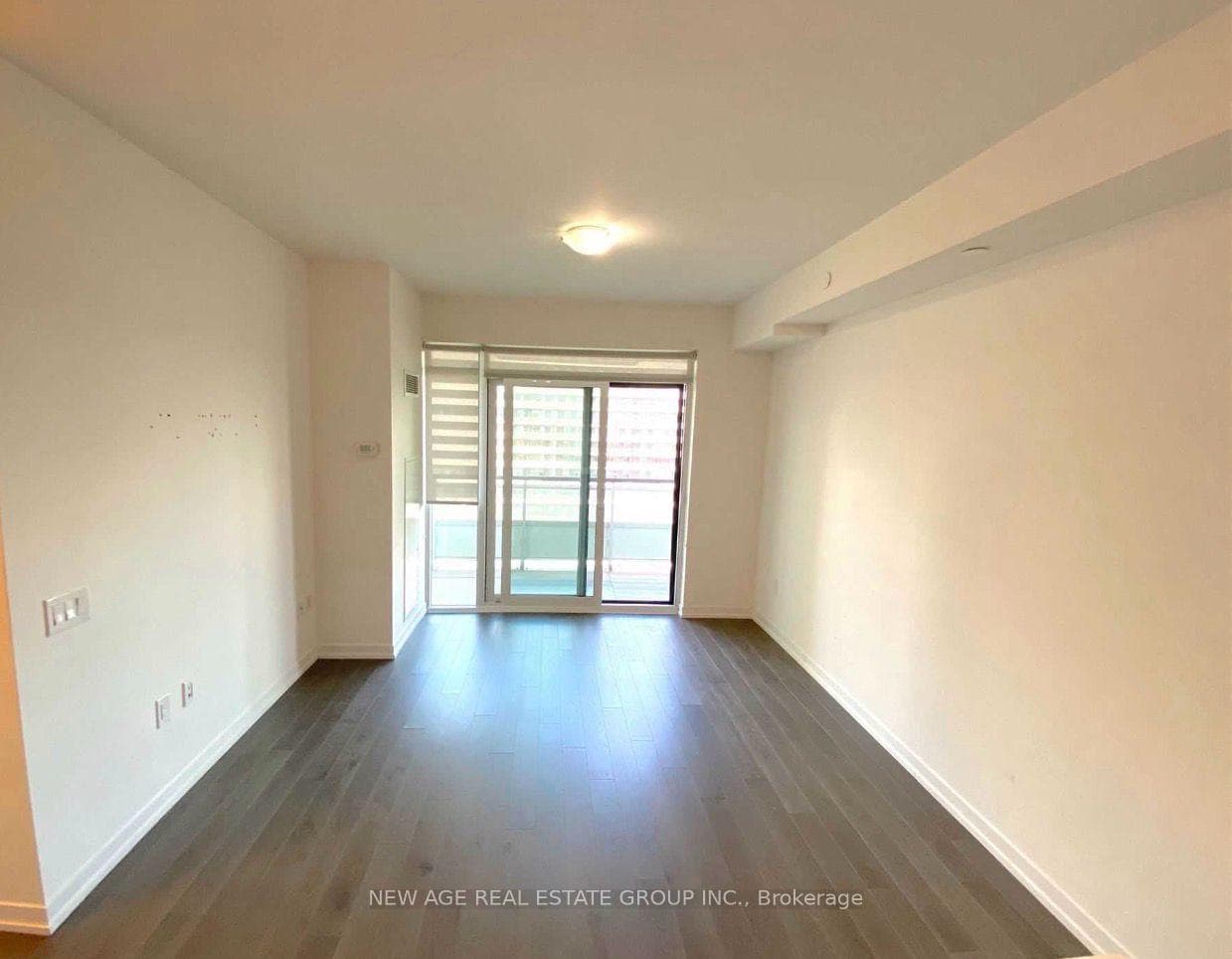 2560 Eglinton Avenue Unit 1001 photo 7