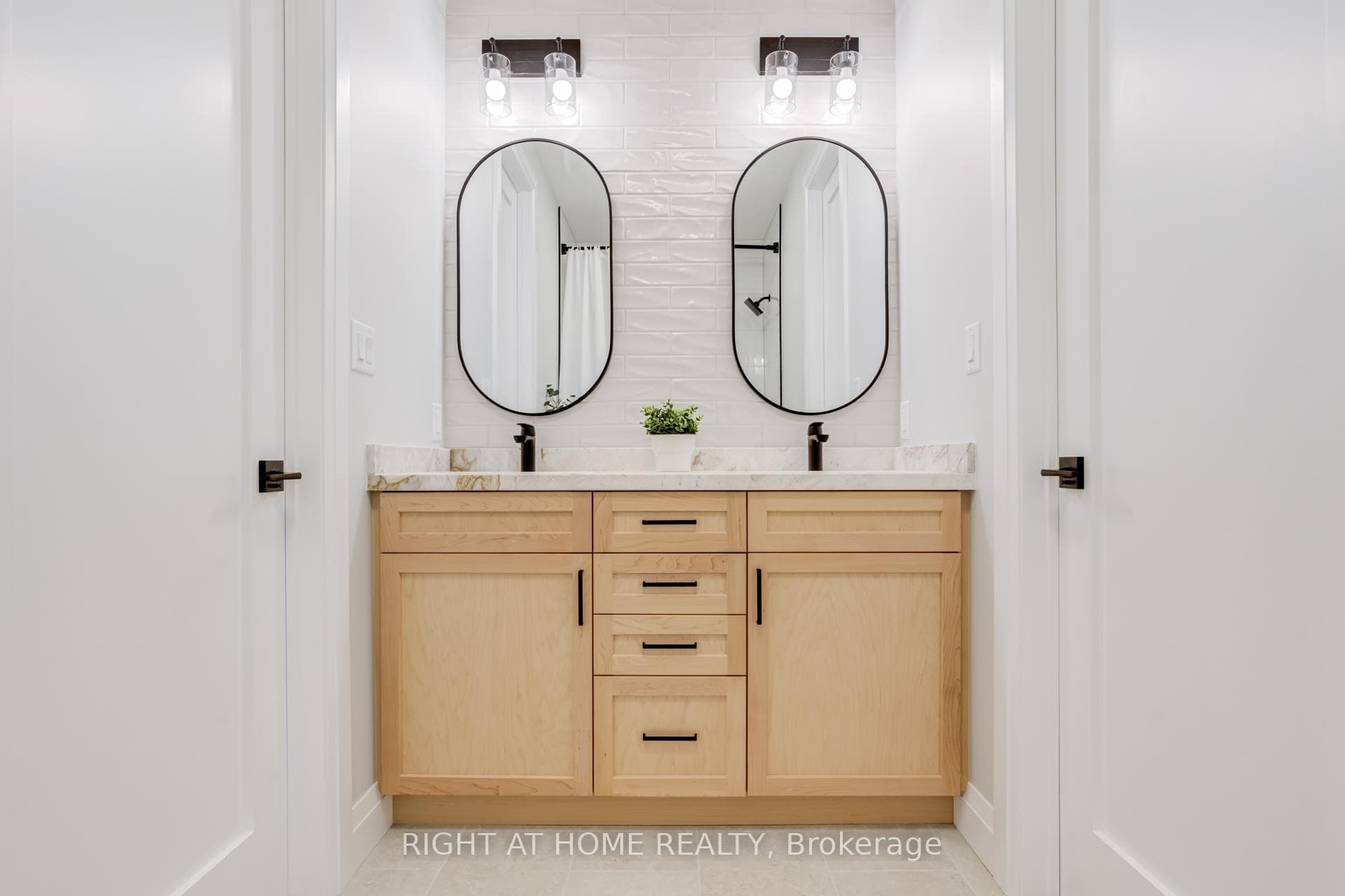 Jack & Jill Ensuite