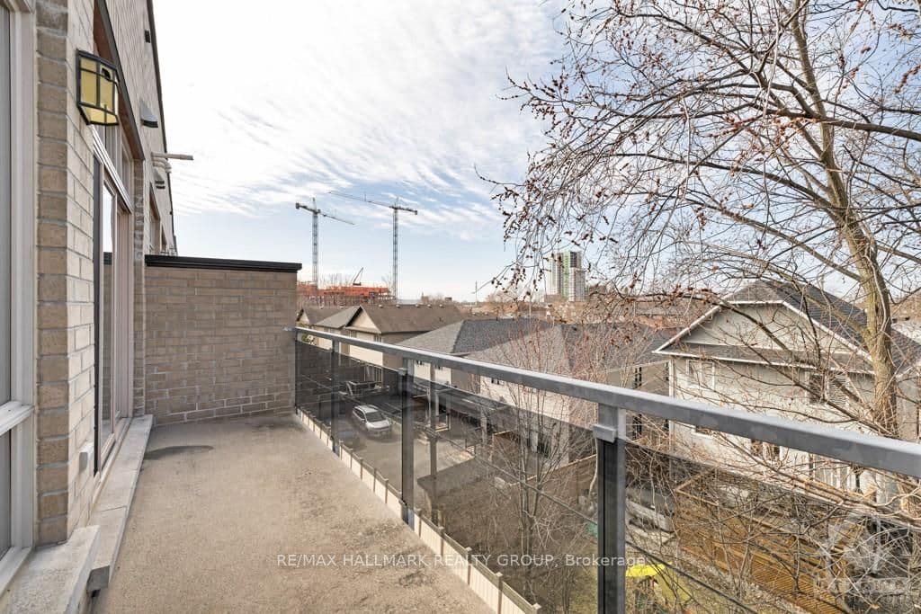 682 CHURCHILL Avenue Unit 302 photo 18