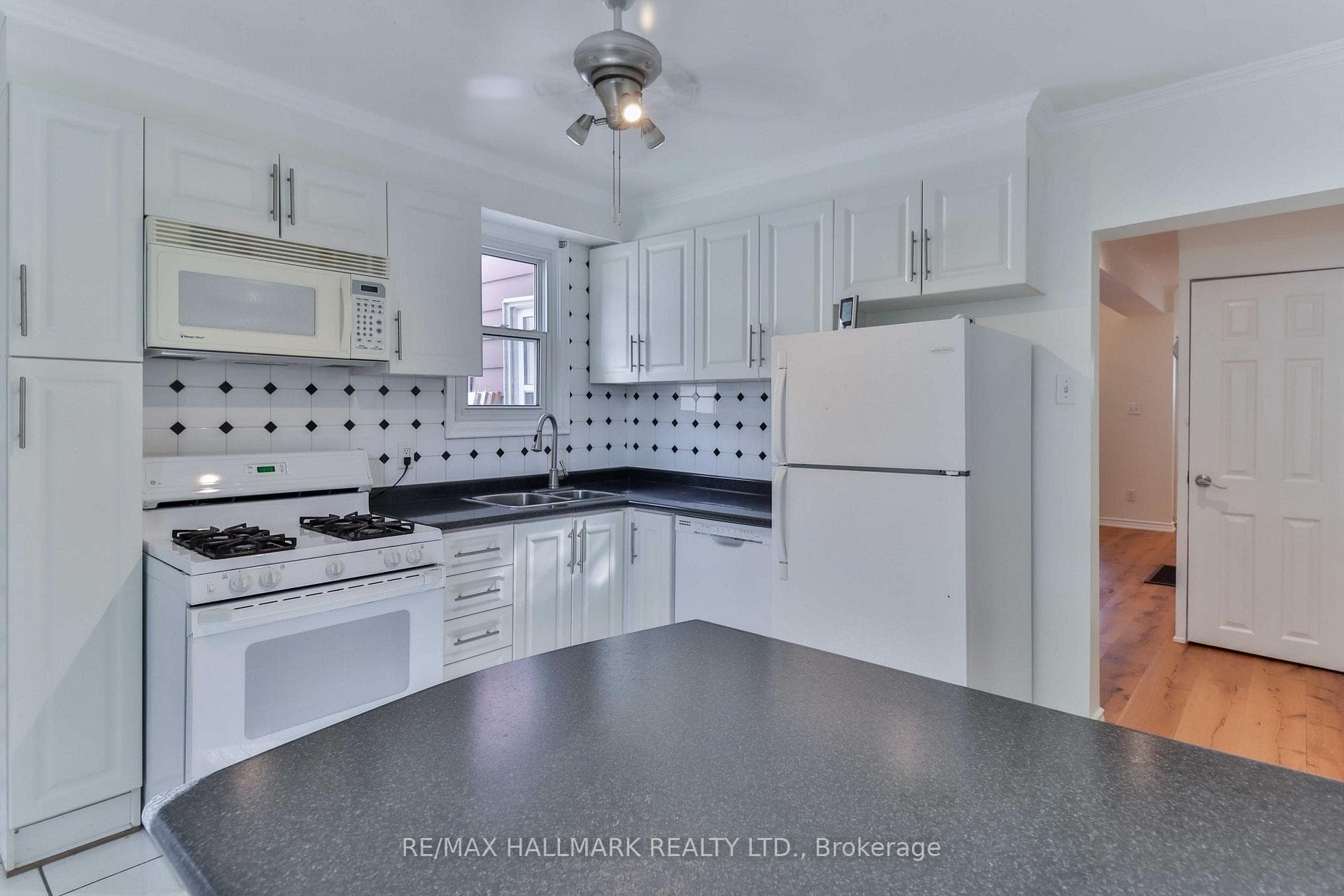 23 Mackay Avenue photo 10
