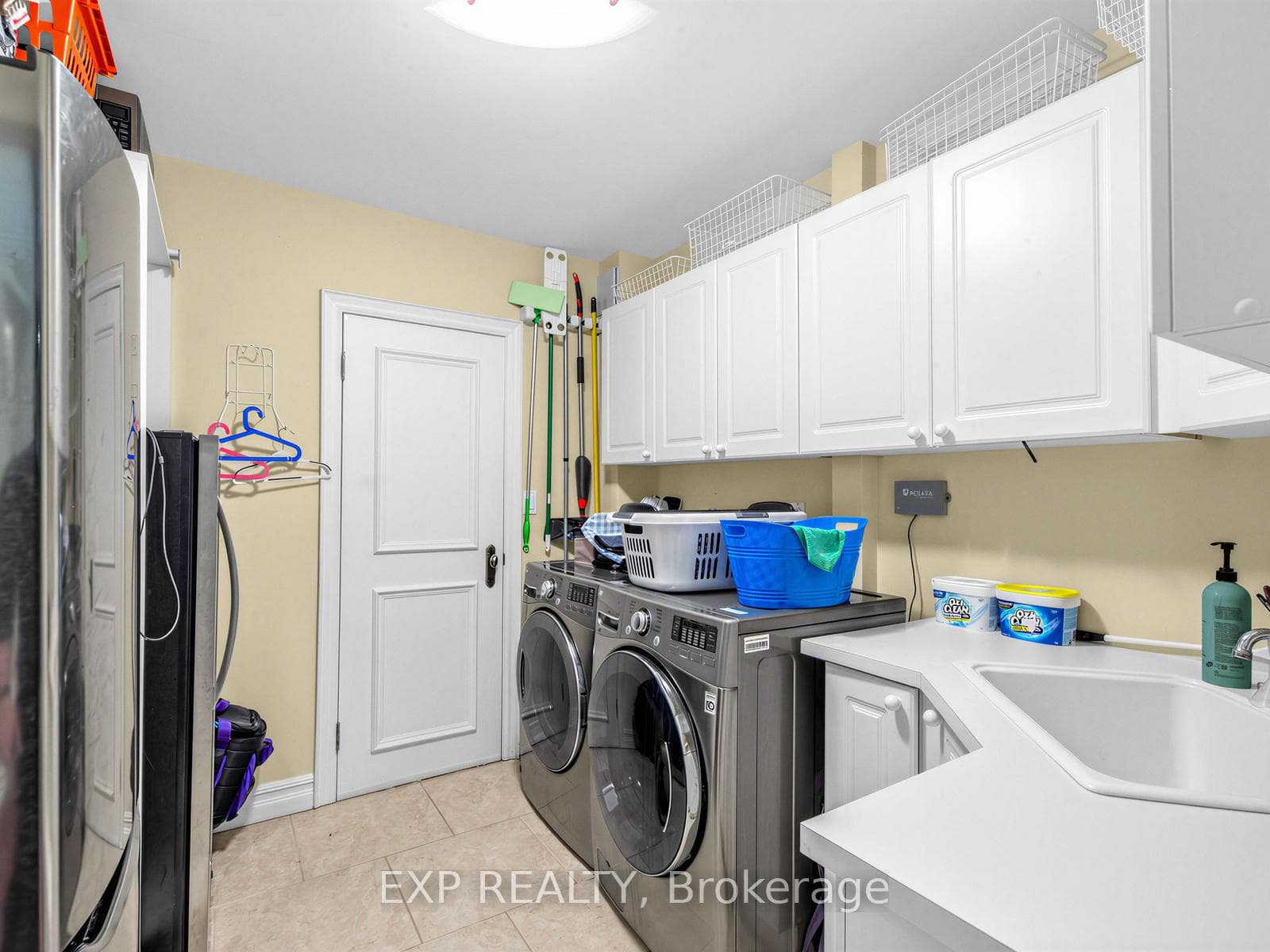 241 Poplar Plains Street photo 34