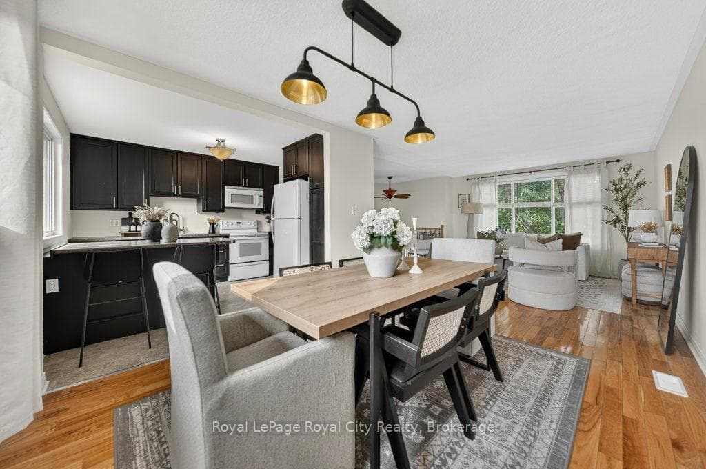18 Springdale Boulevard photo 12