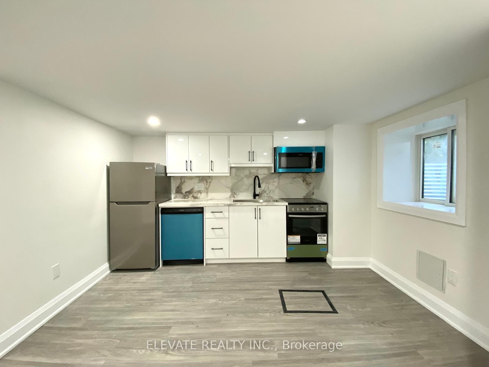 19 Lesmount Avenue Unit B photo 3