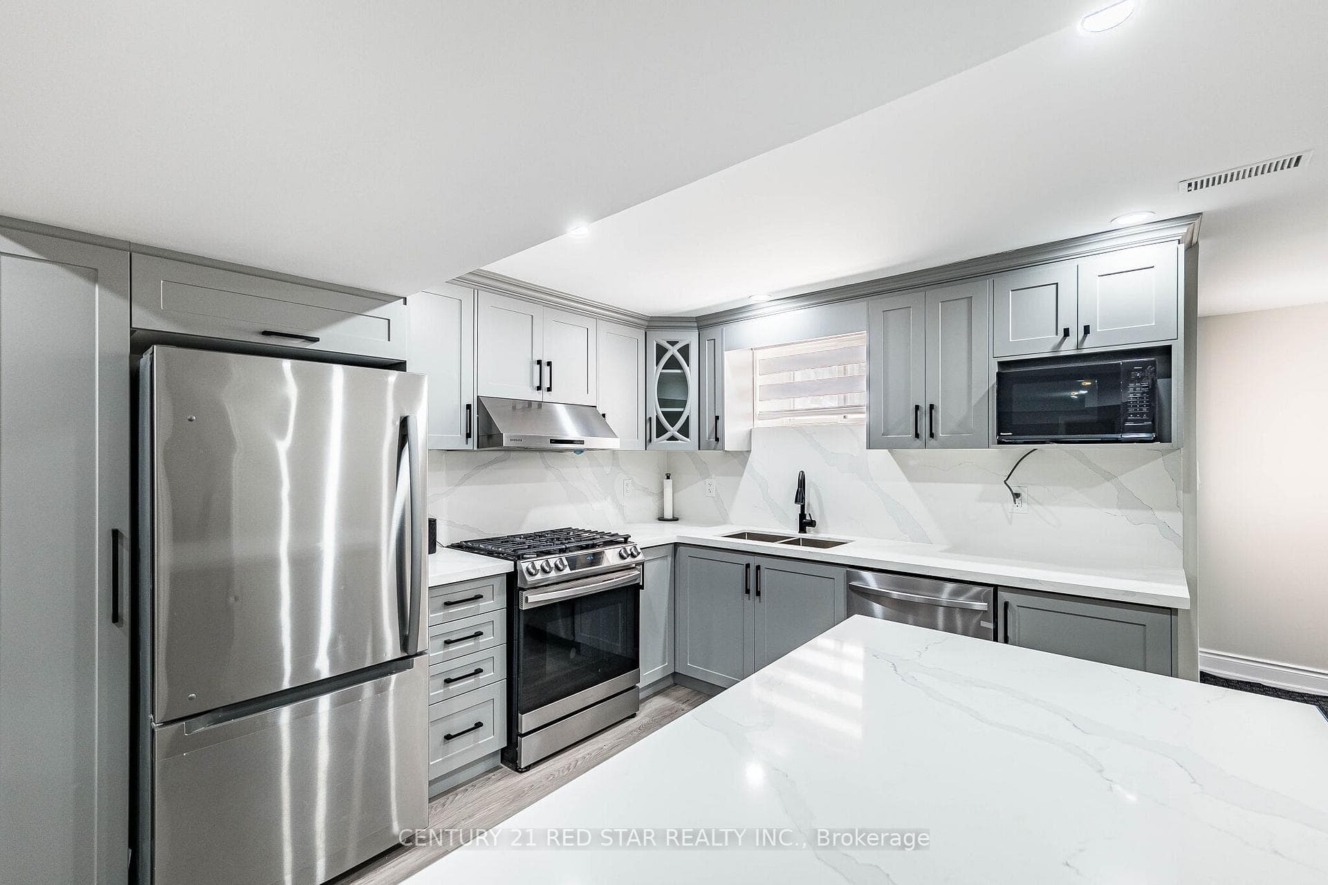 396 Derrydale Drive photo 33