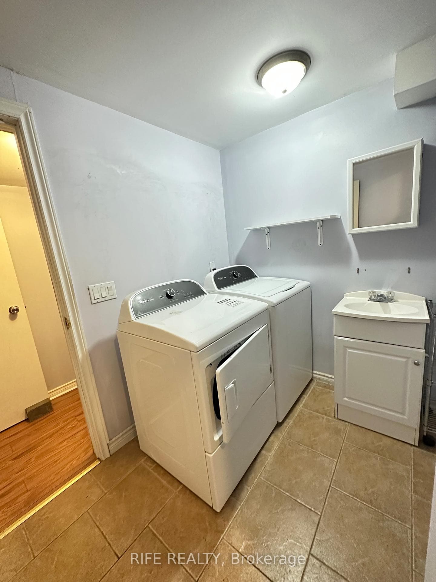 200 Coppard Avenue photo 9