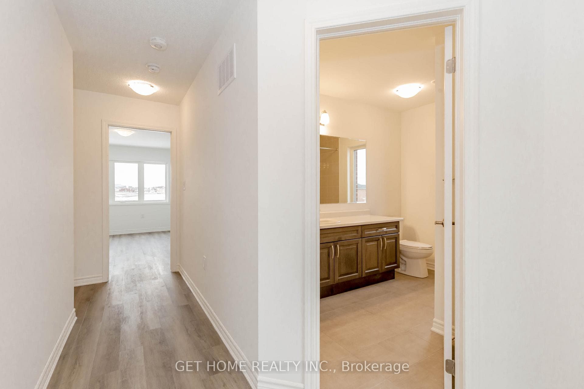435 Gordon Krantz Avenue photo 36