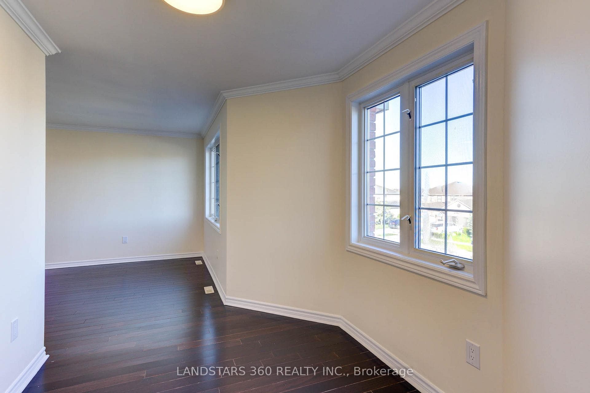 Spacious Primary Bedroom W/ Sitting Area