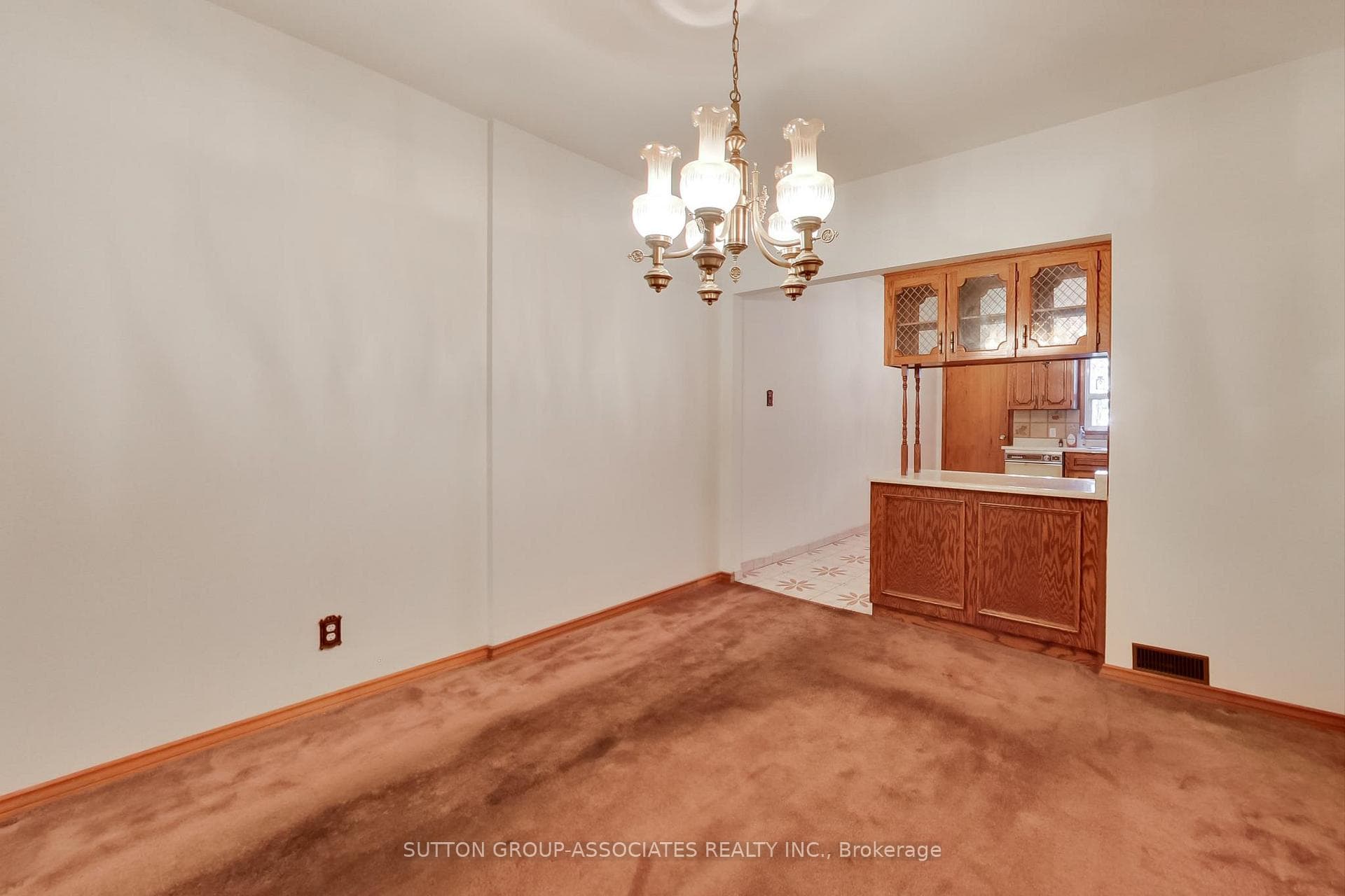 311 1/2 Euclid Avenue photo 9