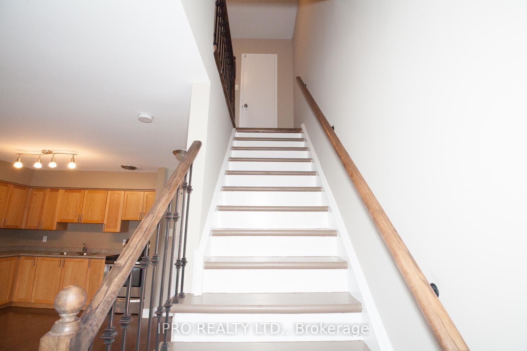 920 Pape Avenue Unit UPPER photo 9