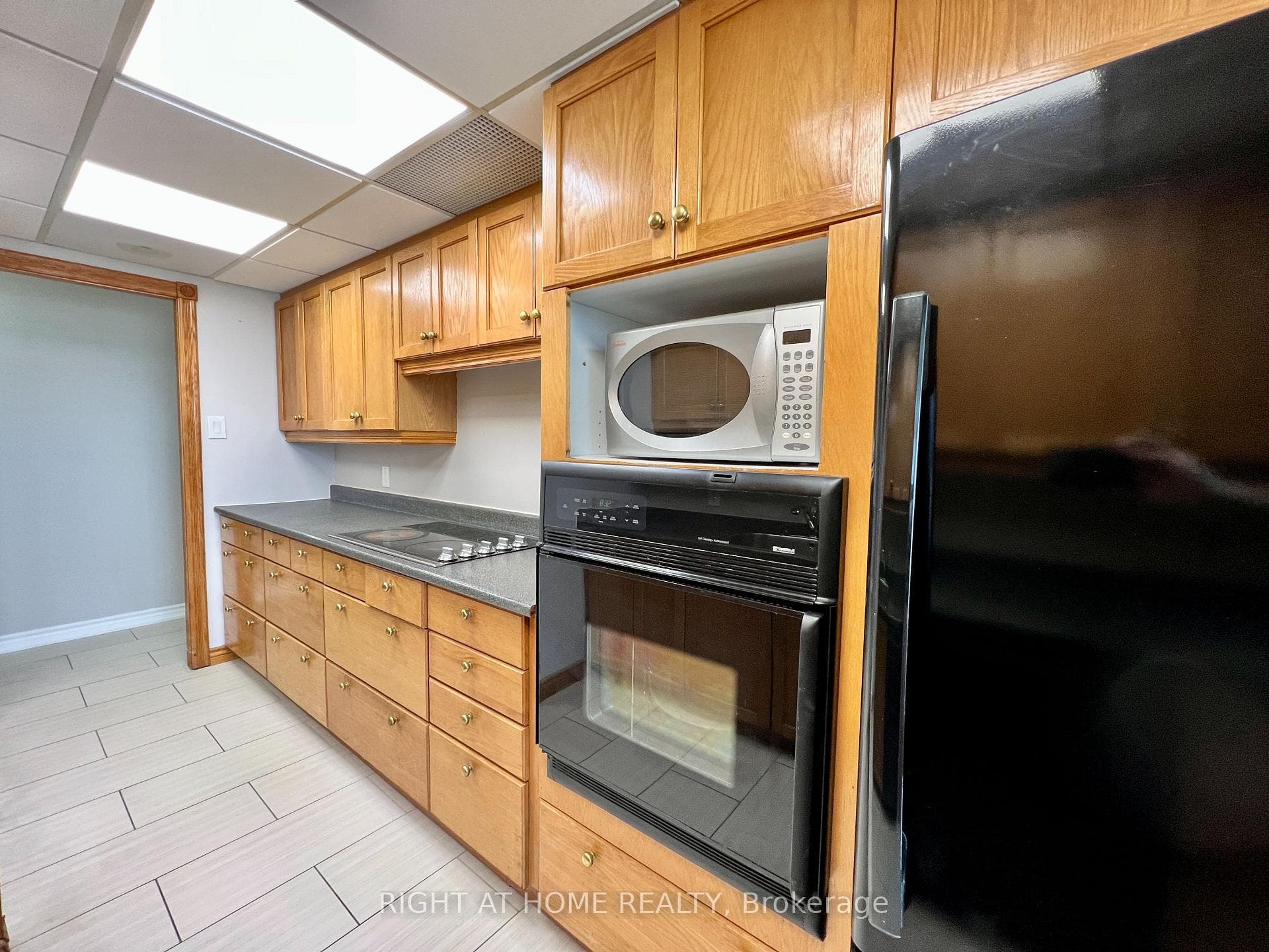 3650 Kaneff Crescent Unit PH6 photo 16