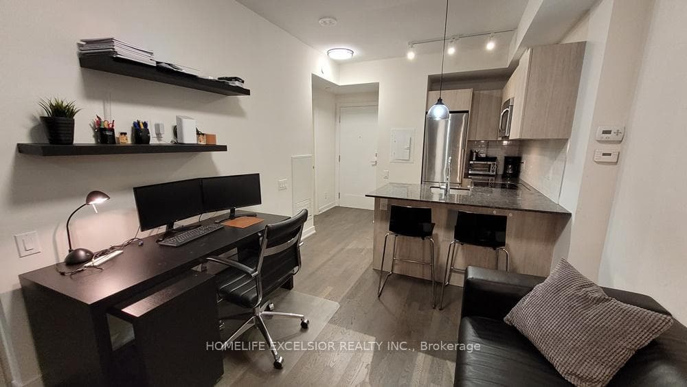57 St Joseph Street Unit 1809 photo 3