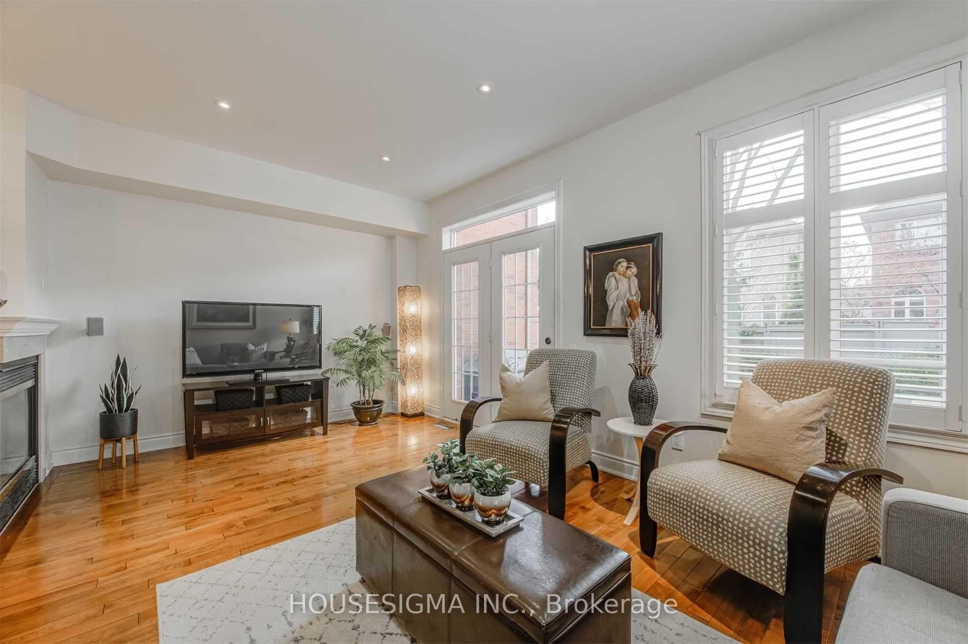 244 Tawny Crescent photo 10
