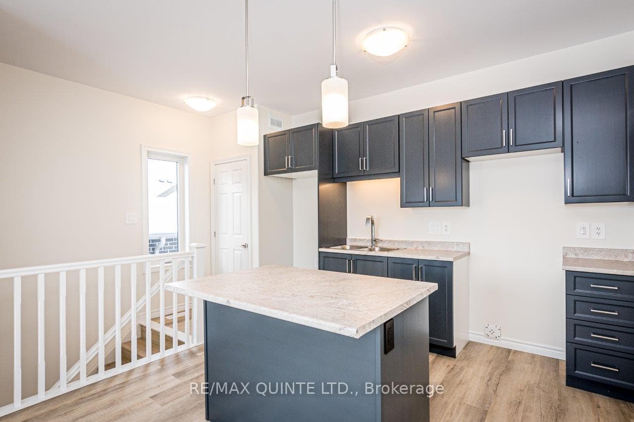 70B Riverstone Way photo 3