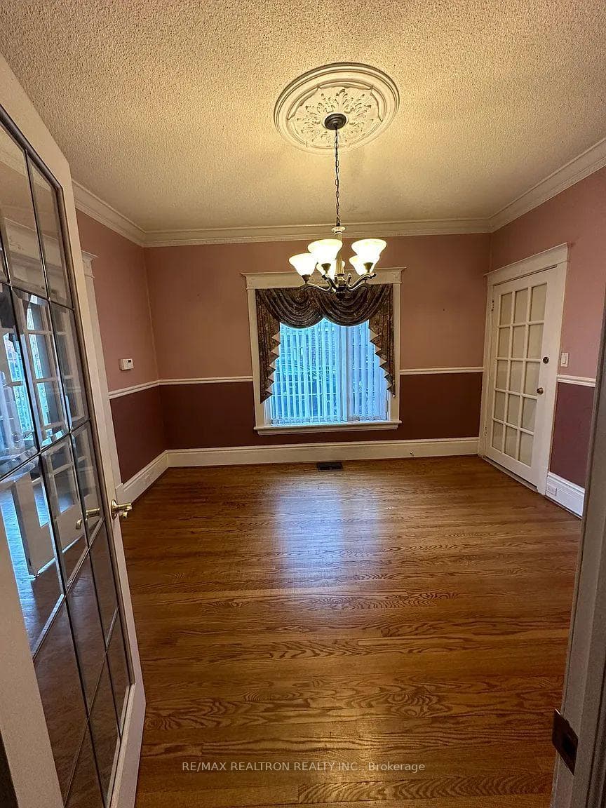 47 Roseview Avenue photo 7
