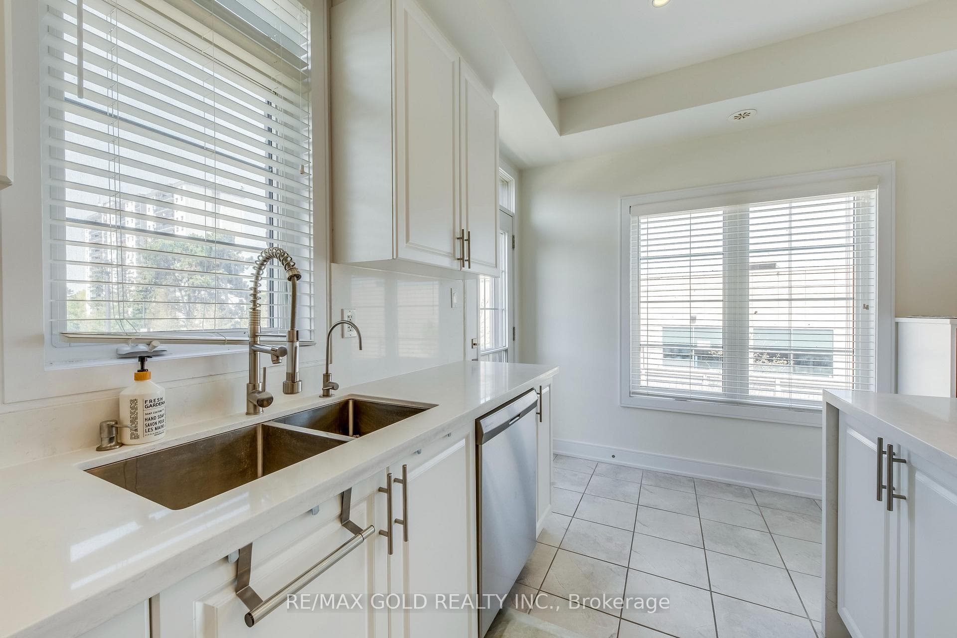 561 Mermaid Crescent photo 24