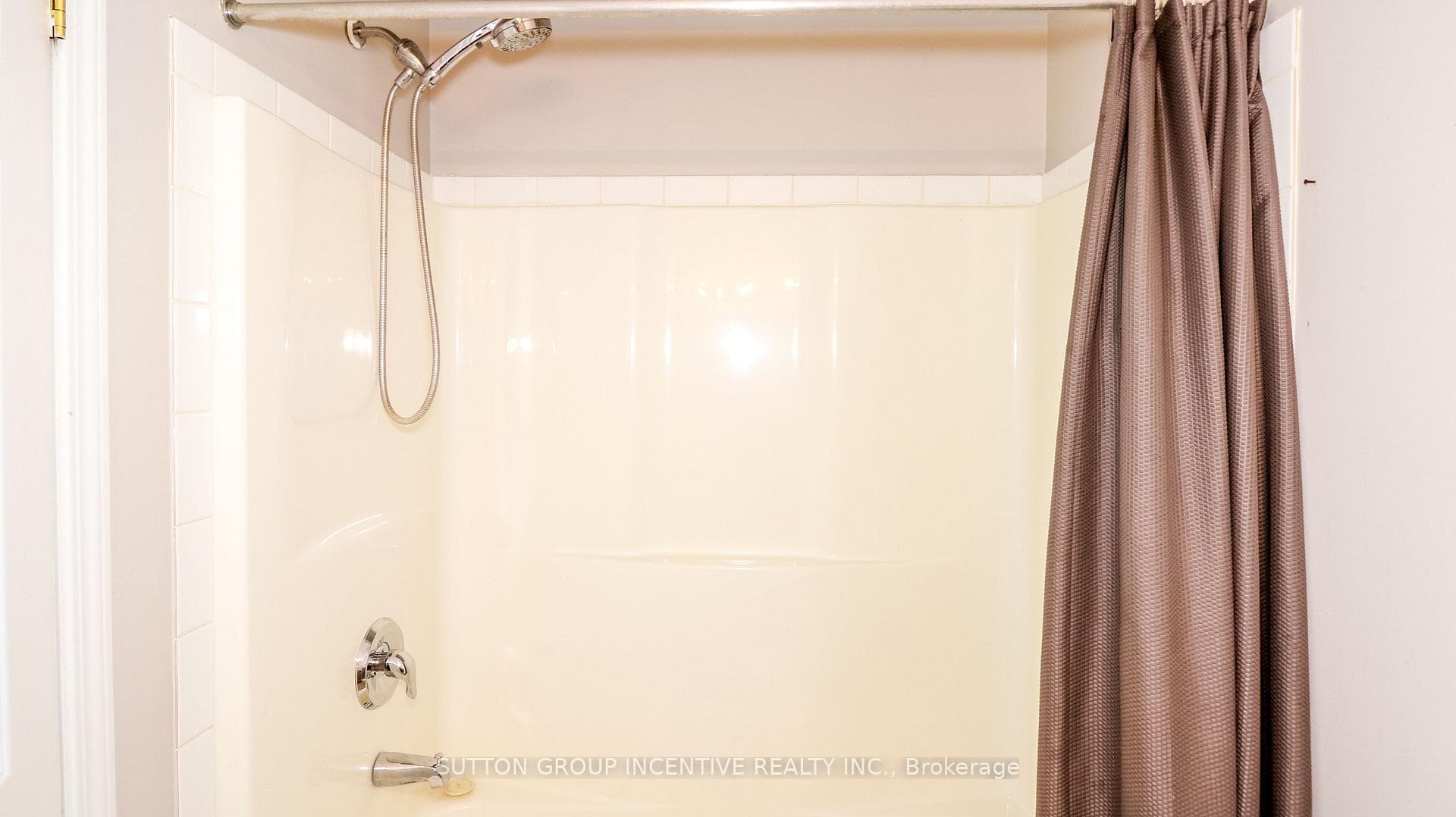 154 Stonemount Crescent photo 18