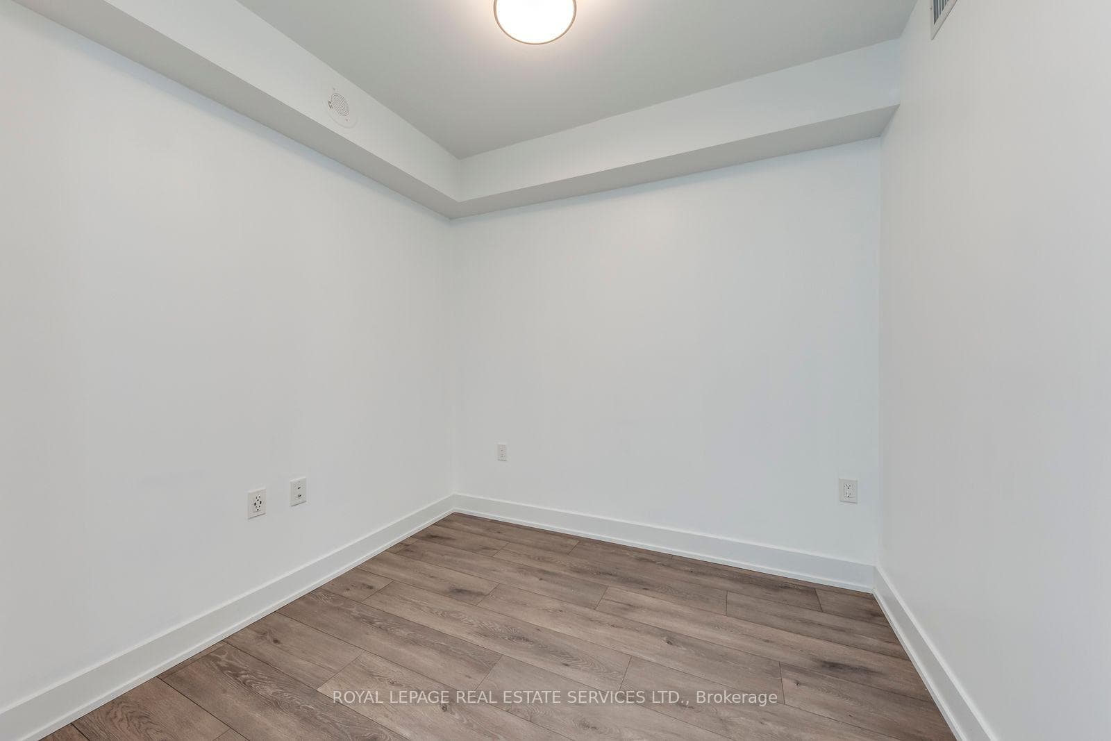 585 Bloor Street Unit 1320 photo 23