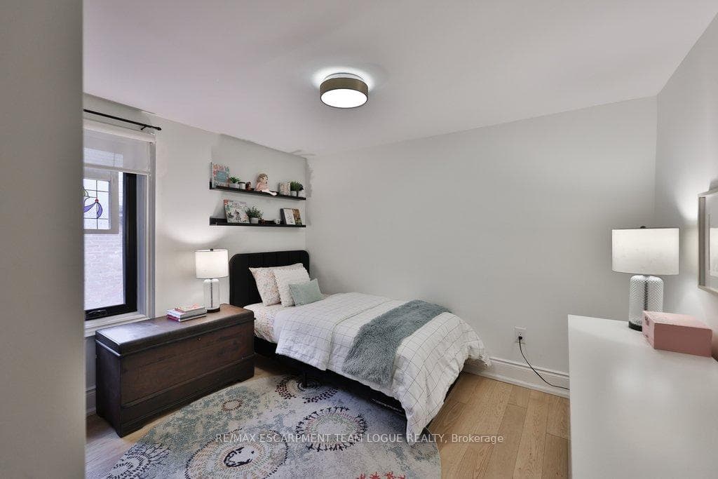 322 CAROLINE Street photo 29