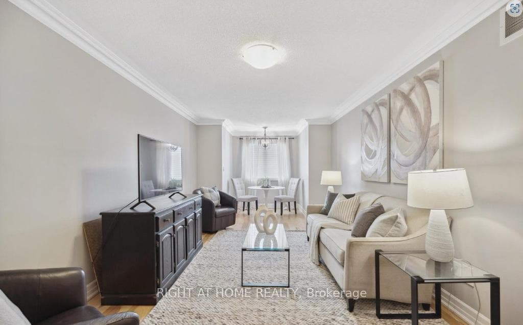 1851 Silverstone Crescent Unit Upper photo 15