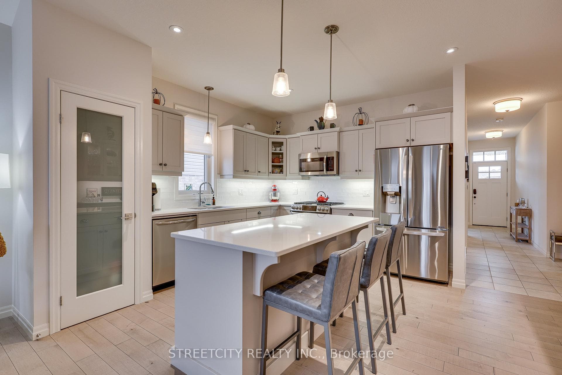 12 CORTLAND Terrace photo 12