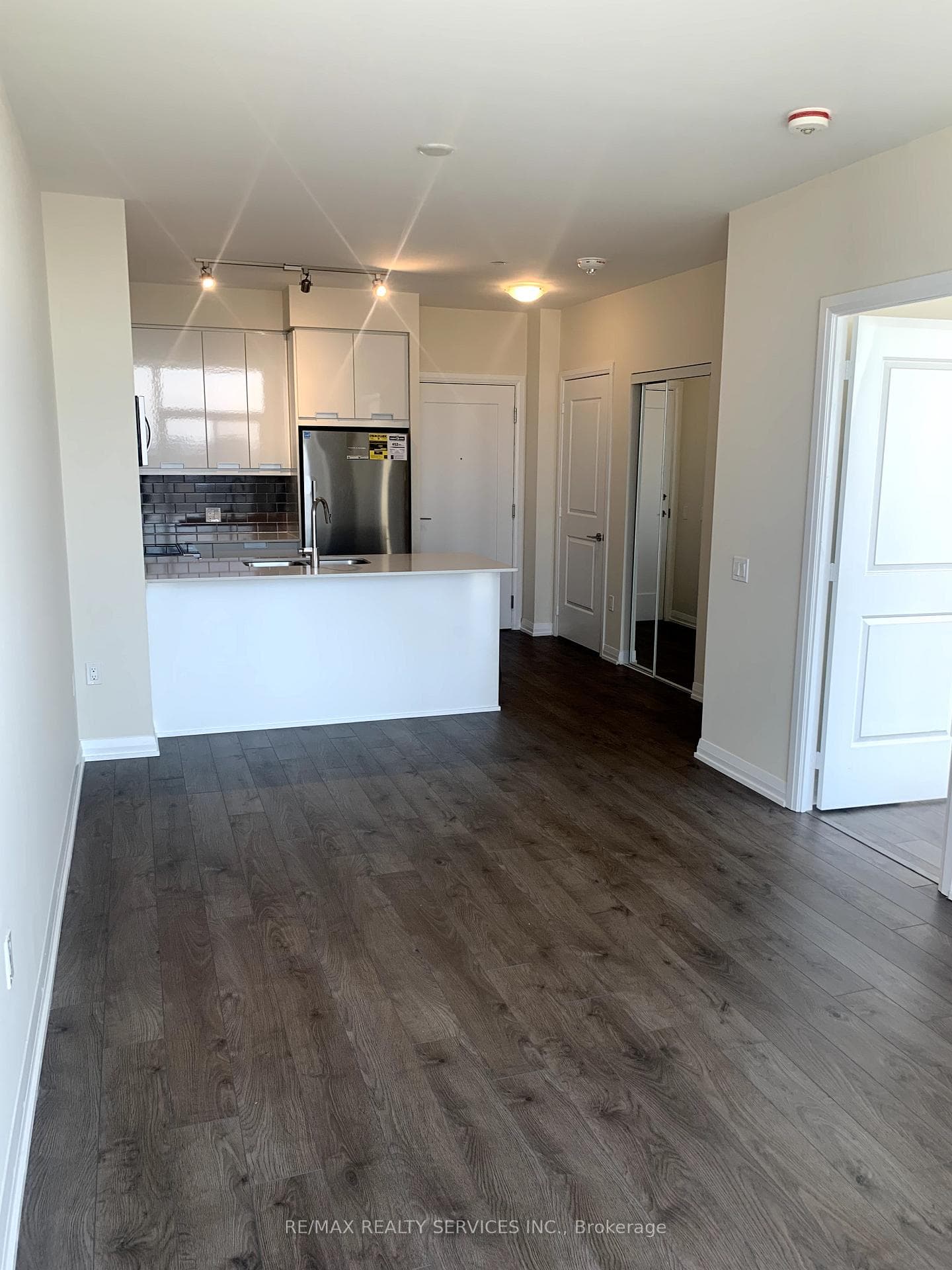 65 Watergarden Drive Unit 1505 photo 13