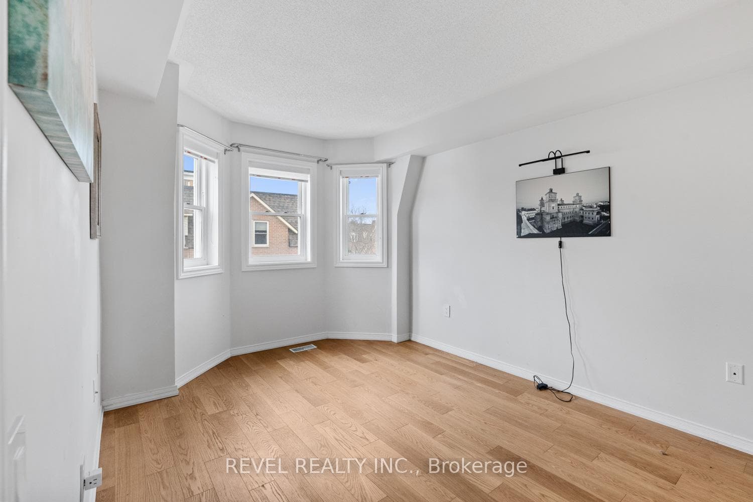 760 Lawrence Avenue Unit 115 photo 13