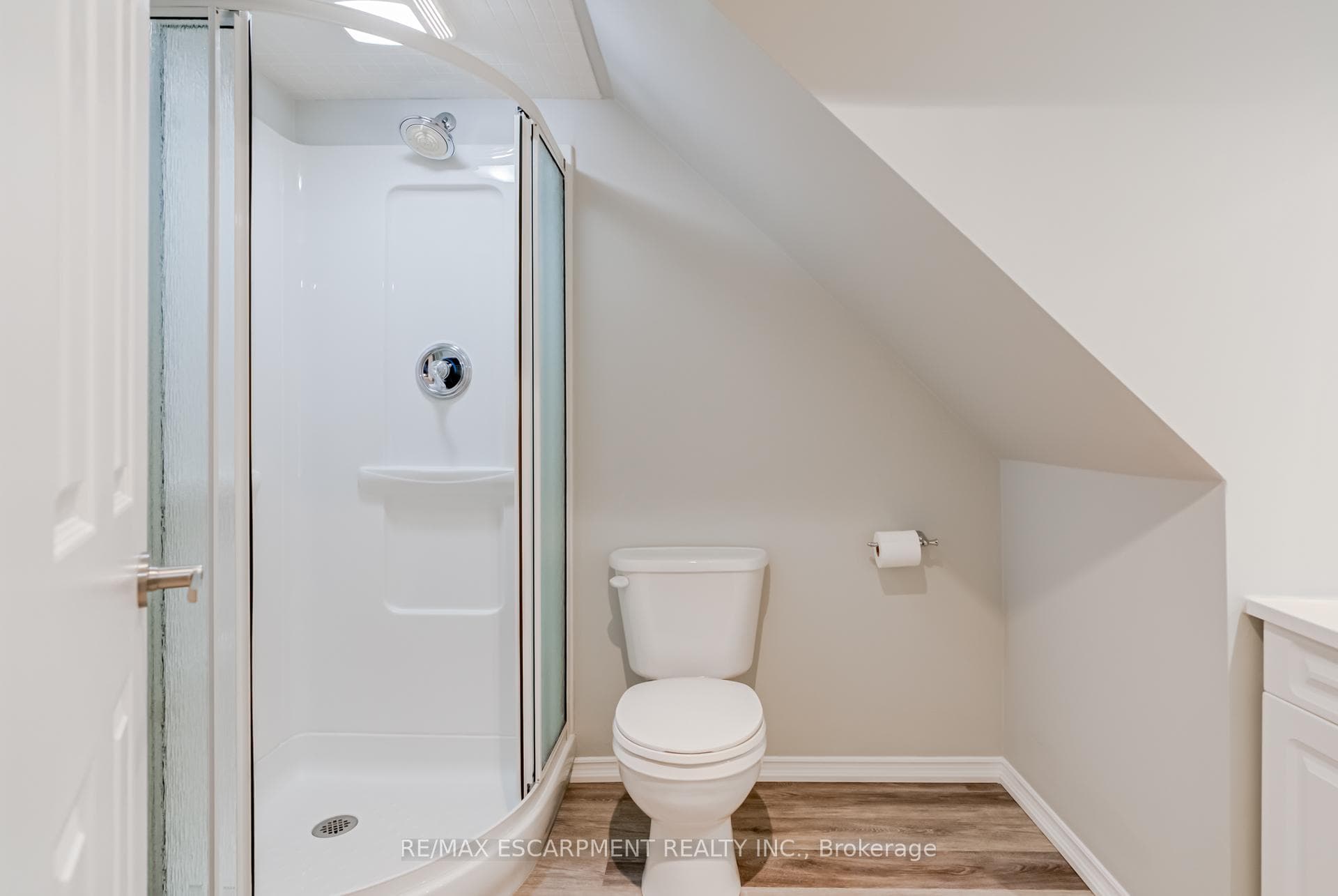5 Albert Street photo 27
