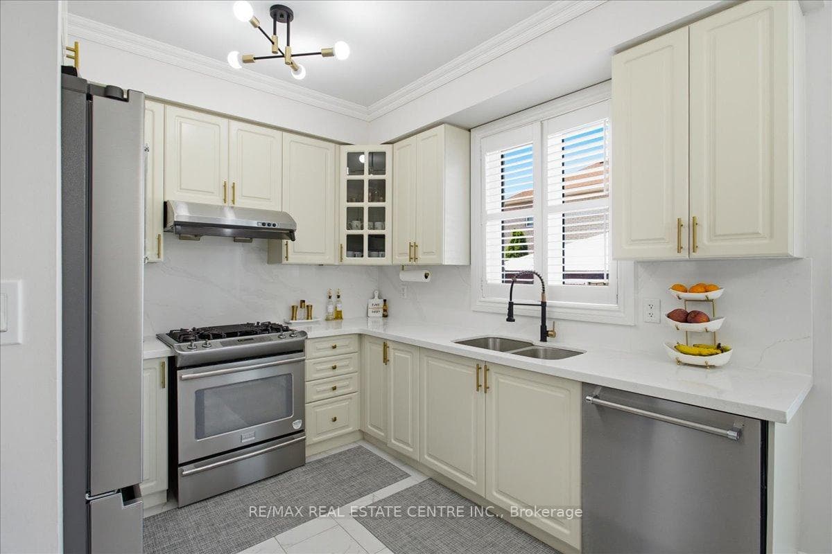 83 Limeridge Street photo 9