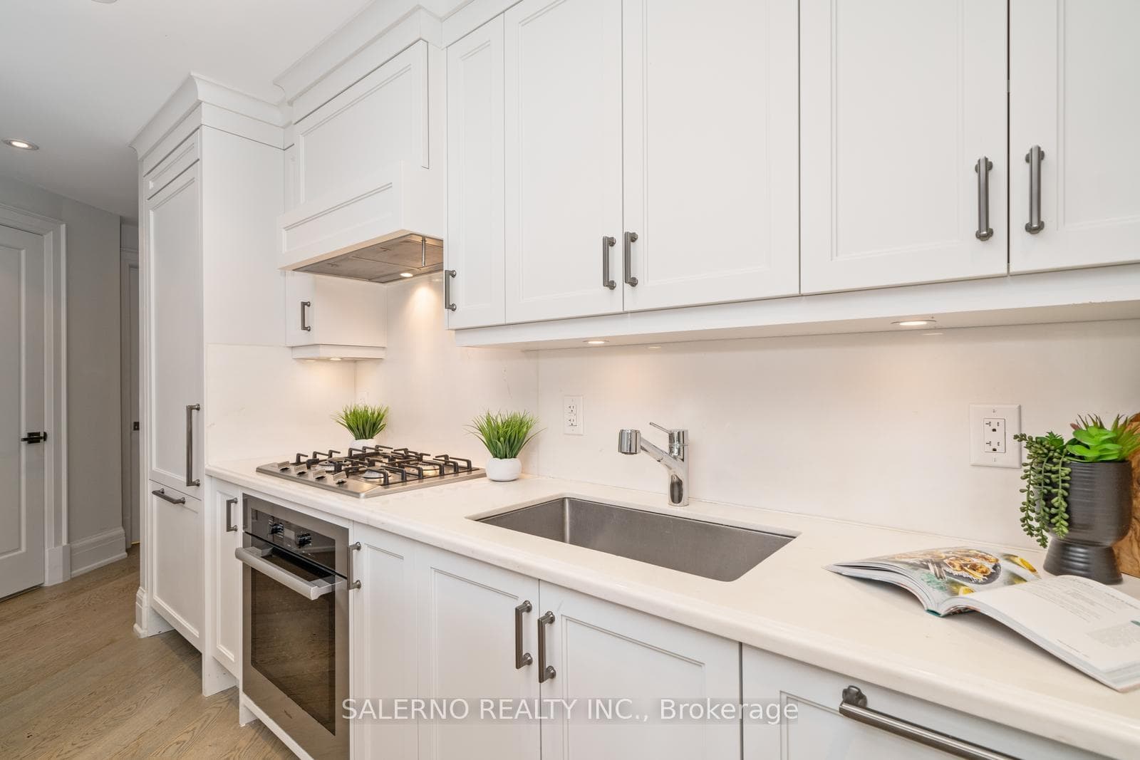 181 Davenport Road Unit 201 photo 12