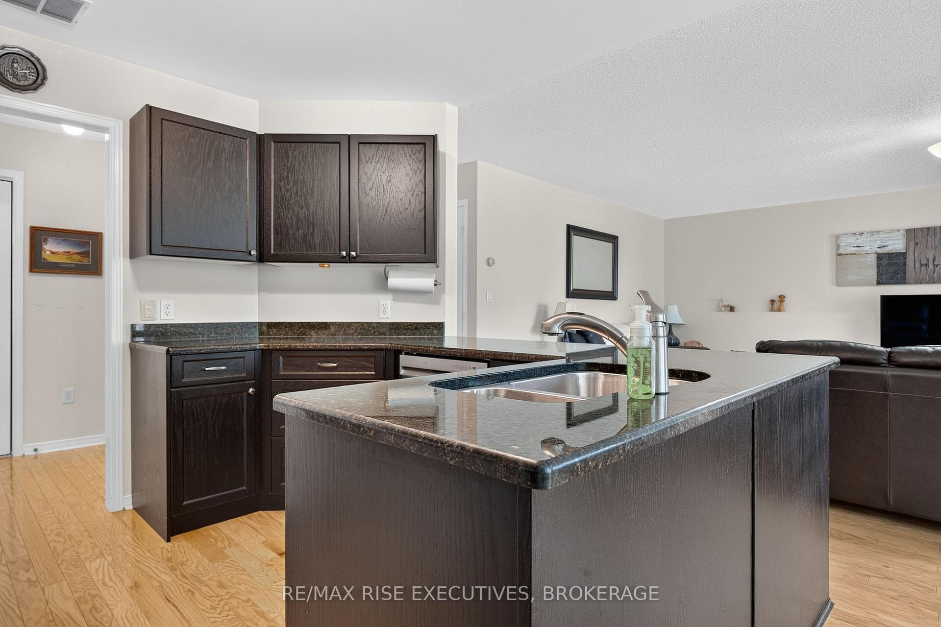 956 Ringstead Street photo 14