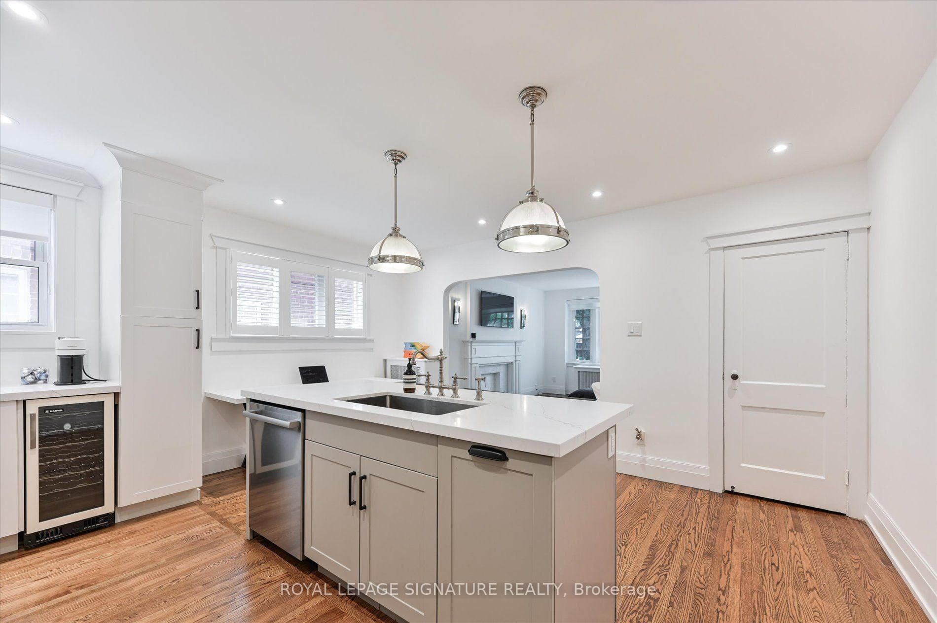 42 Strathgowan Avenue Unit Main photo 7